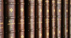 Imagem de biblioteca de livros