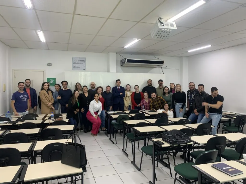 Turma de alunos da aula que ministrei em 13 de Maio de 2023 na Universidade Balneário de Camboriú (Uniavan)